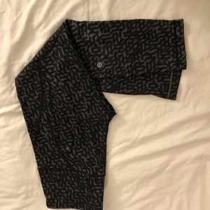 Lululemon size 6 leggings, black and gray